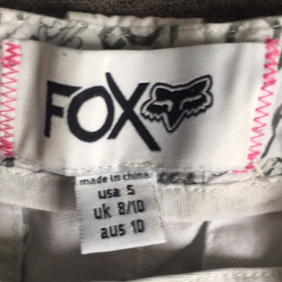 White fox shorts size 5 - Picture 3 of 3